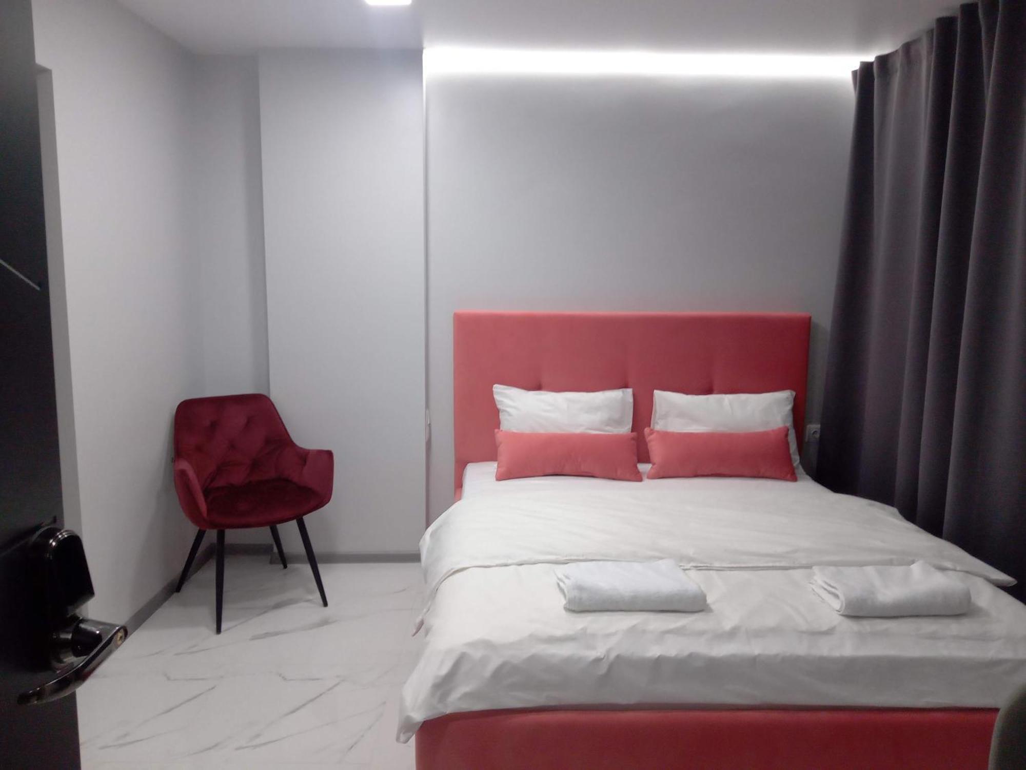 Pure Apartments Vip 2 Lviv Bagian luar foto